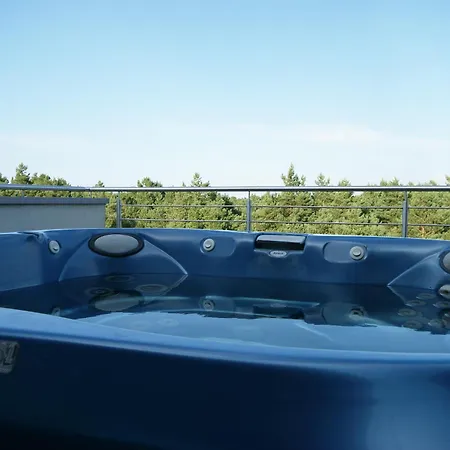 Irs Havet アパート ジビジノ