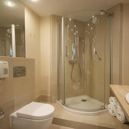 Irs Havet アパート ジビジノ